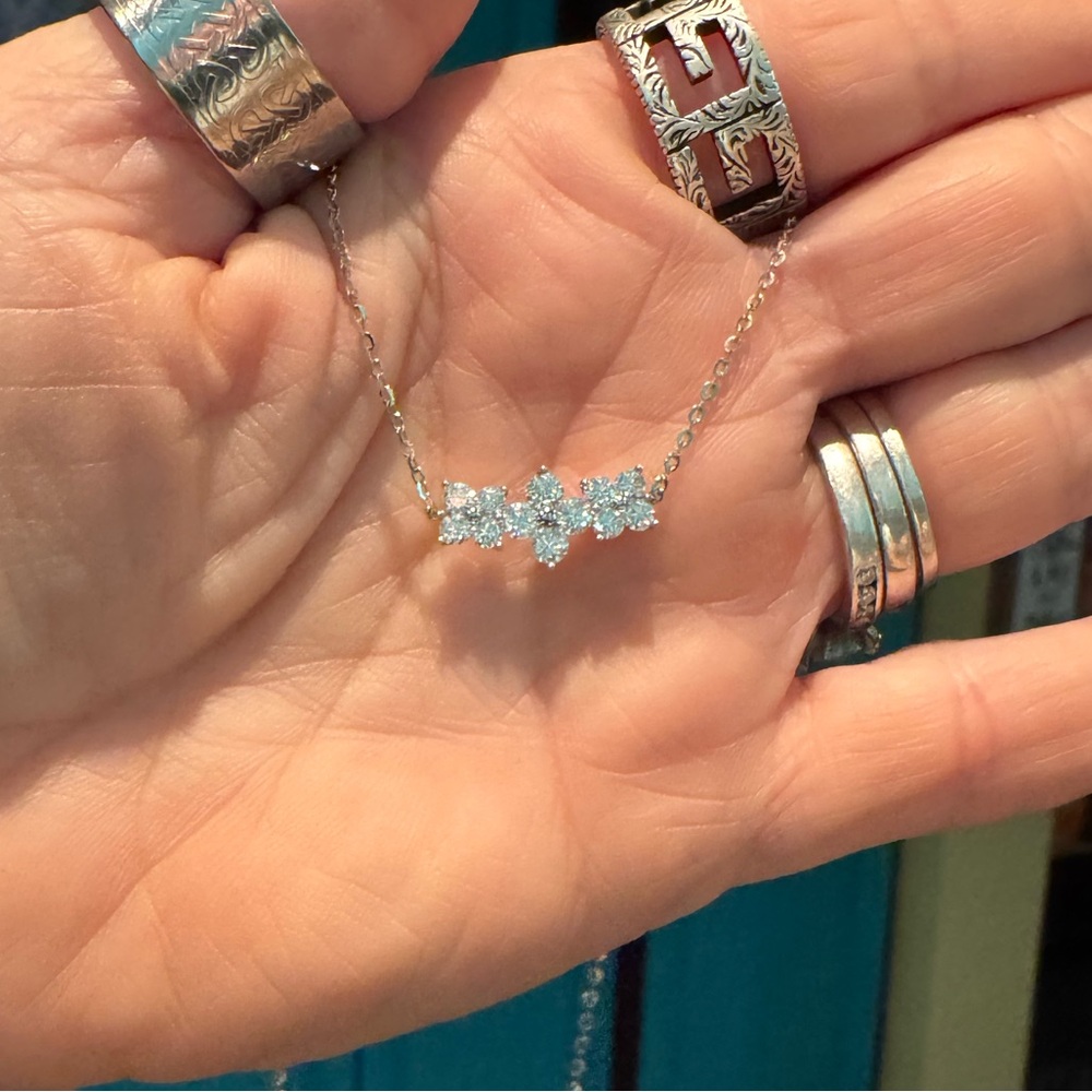#330 0.88 ctw Moissanite clover necklace - Picture 7 of 7